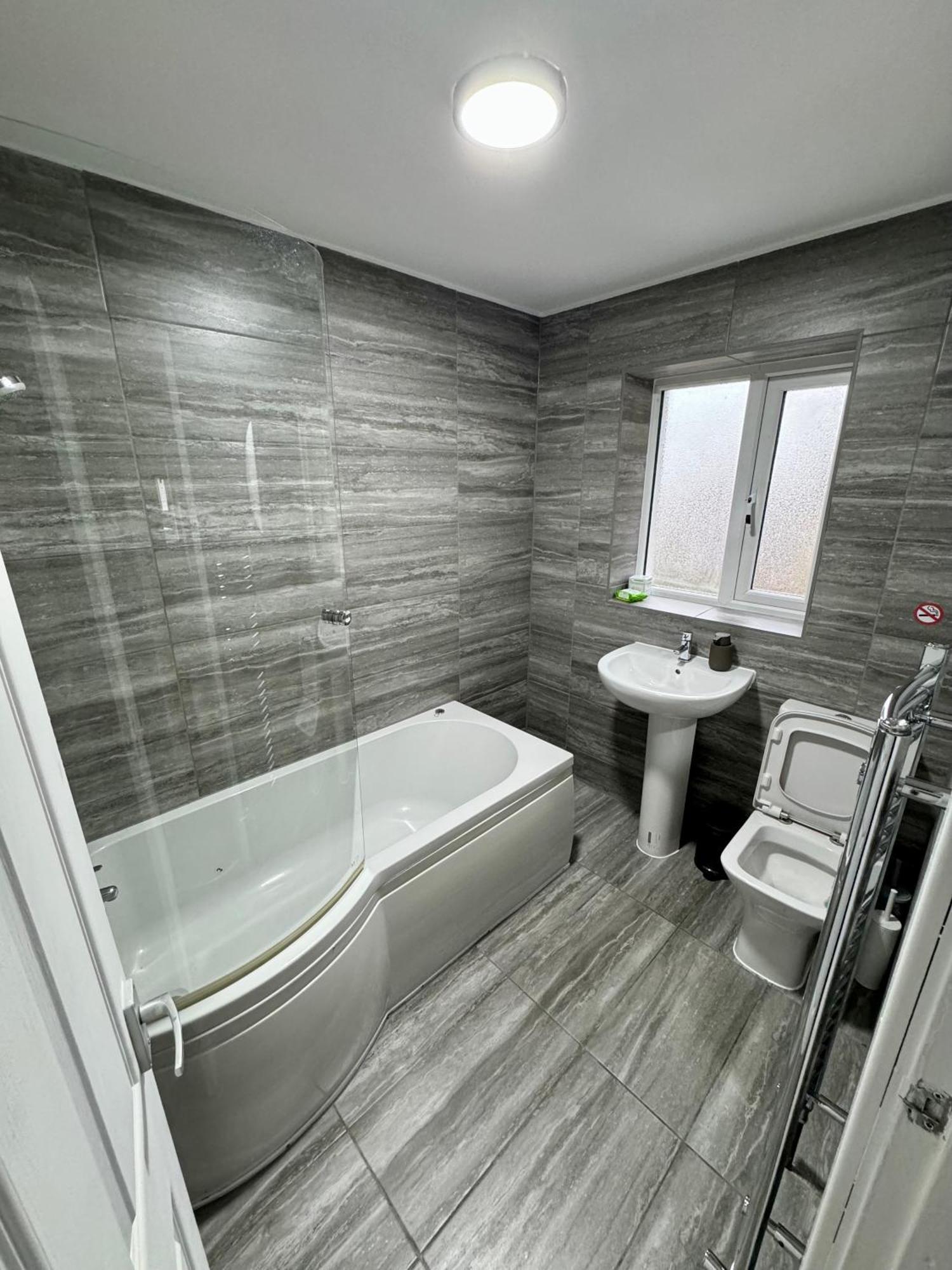Florina S House 4 Bedrooms Villa Rugeley Zewnętrze zdjęcie