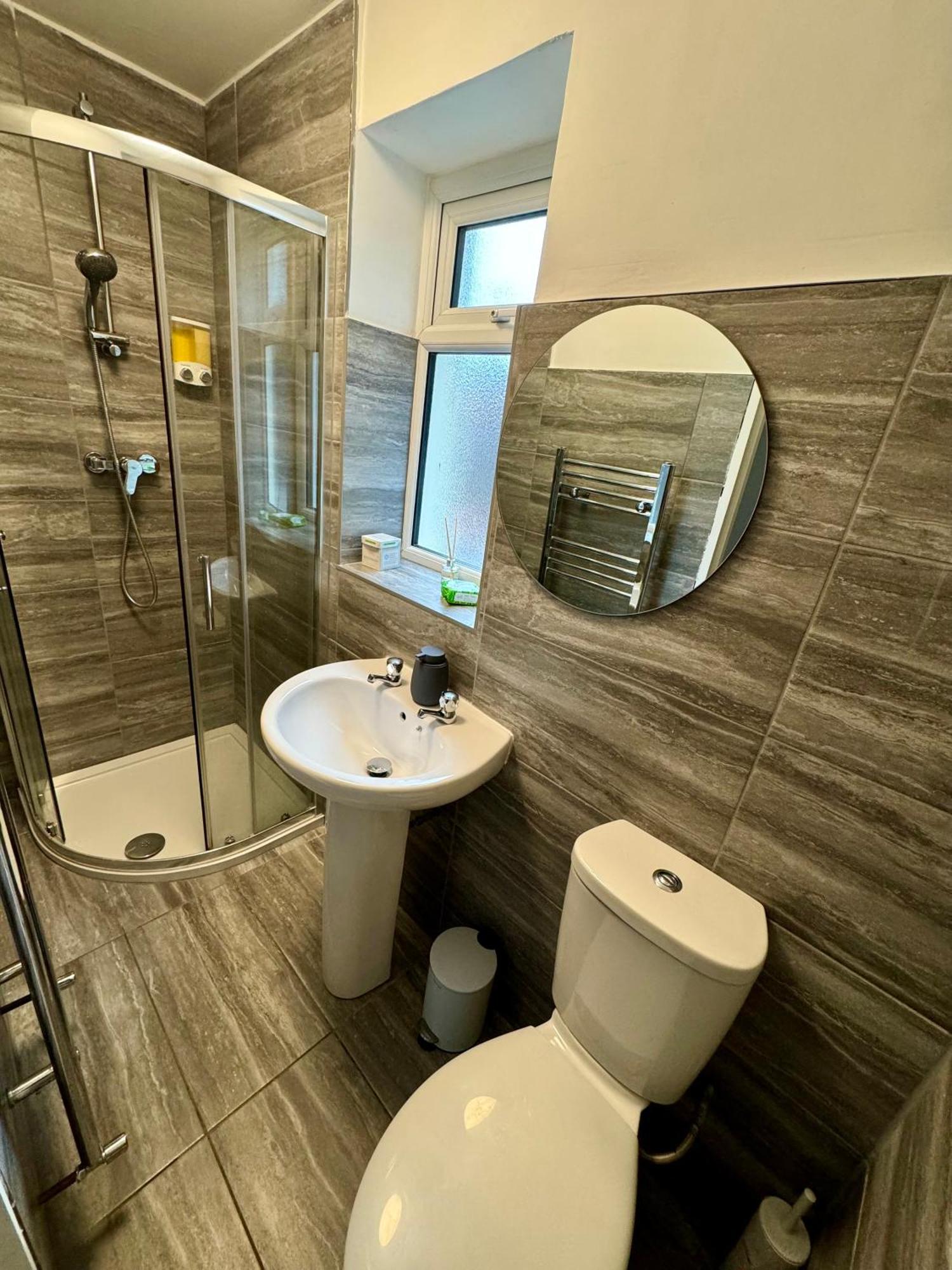 Florina S House 4 Bedrooms Villa Rugeley Zewnętrze zdjęcie